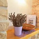 Malia * Kaštelir