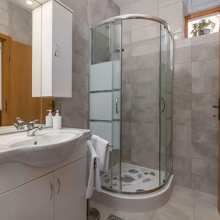 Apartment Malia Kastelir