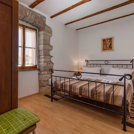 Apartment Malia Kastelir
