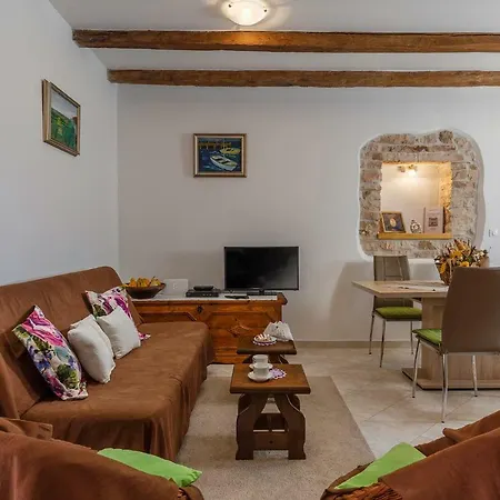 Malia Apartment *