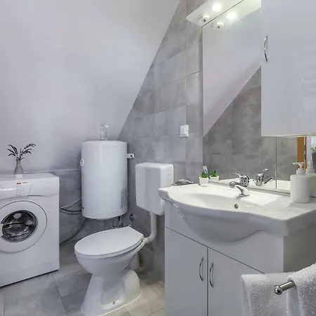 Apartment Malia Kastelir