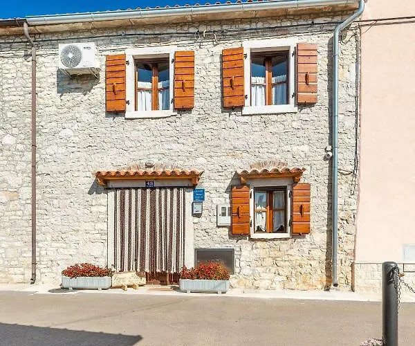 Malia * Kaštelir